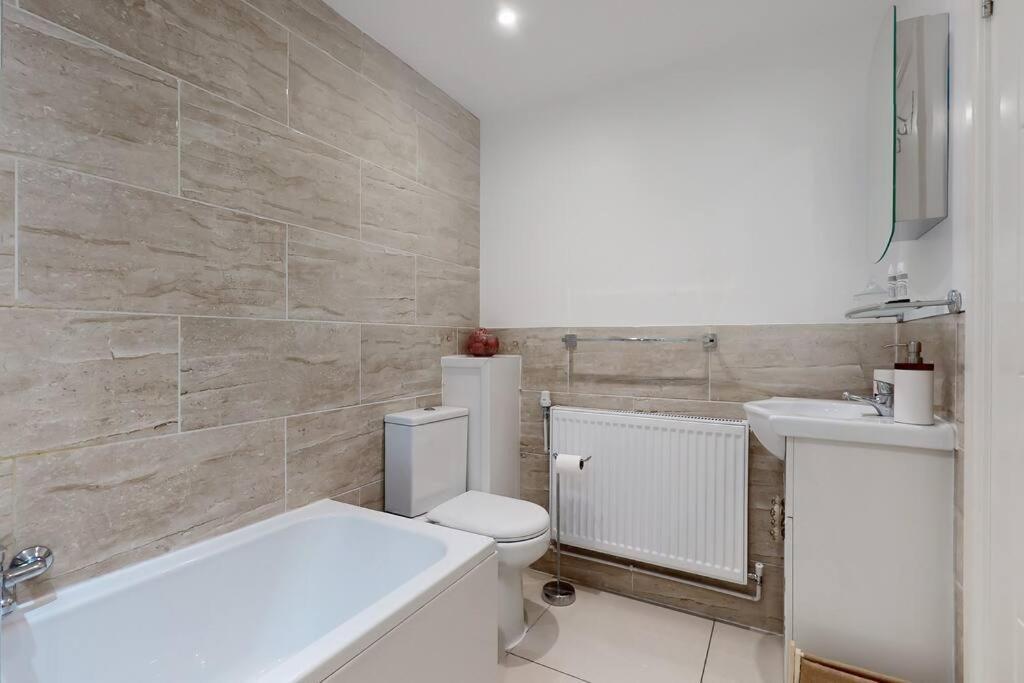 Lovely 2 Bedroom Apartment Near Highgate Station Лондон Экстерьер фото