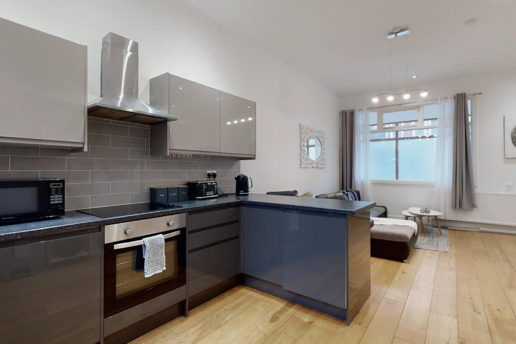 Lovely 2 Bedroom Apartment Near Highgate Station Лондон Экстерьер фото
